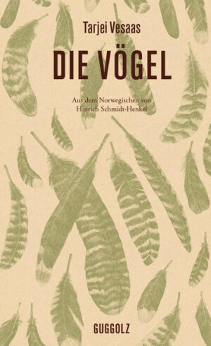 Tarjei Vesaas (1897-1970) ist mit zwei meisterhaften Romanen unsterblich geworden: »Das Eis-Schloss« und »Die Vögel«. In »Die Vögel« erzählt er von dem Außenseiter Mattis, der sich in eine kindliche innere Welt zurückgezogen hat und von den anderen Dorfbewohnern als zurückgeblieben verlacht wird. Seinen Lebensunterhalt versucht er mit kleinen Hilfsarbeiten auf dem Feld und im Wald zu bestreiten. Mattis lebt in einer Hütte am See mit seiner Schwester Hege, die den Haushalt führt und ihn versorgt, und er fühlt sich mit der Natur ringsum verbunden. Besonders ziehen ihn die Waldschnepfen an, deren frühlingshaften Balzflug er als Zeichen sieht, als Verheißung, die er nicht entschlüsseln kann. Als eines Tages der Holzfäller Jørgen auftaucht, sich in Hege verliebt - und dann auch noch eine Schnepfe erschossen wird, wirft es Mattis aus der Bahn. In sparsamer, eindringlicher Sprache und in unvergesslichen Bildern beschreibt Tarjei Vesaas das Innenleben des Sonderlings Mattis und seinen Blick auf die Welt, und dabei auch sein Unvermögen, sich auszudrücken, sich mit anderen Menschen zu verständigen. Das Ungesagte zwischen den Zeilen, das im Grunde Unsagbare fügt Vesaas in einzigartiger, unverwechselbarer Weise ins feine Netz der Erzählung und erzeugt damit poetische Spannung und ein unbedingtes Mitgefühl für Mattis. Hinrich Schmidt-Henkel versteht es auf fast magische Weise, die Zwischentöne, Auslassungen und die Verknappung in der deutschen Übersetzung nachzubilden und uns die Geschichte mit ihrer ganz eigenen Melodie so nahezubringen, dass uns gar nichts übrig bleibt, als den Roman und seine Hauptfigur Mattis tief ins Herz zu schließen.