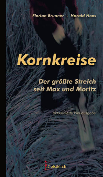 Die mittelalterliche Darstellung eines mähenden Teufels beweist: Kornkreise sind ein uraltes und rätselhaftes Phänomen. Doch warum grinst der Teufel dabei? Die Szenebeobachter Harald Hoos und Florian Brunner sind dieser Frage auf den Grund gegangen und dabei eingetaucht in eine spannende Welt des Glaubens und des glauben Wollens. Hier kommen Kornkreis-Macher zu Wort, die über Ihre Intentionen und Erfahrungen am Rande der Legalität berichten. Und es wird klar: Die Kornkreise, als ein sozio-kulturelles Phänomen der Gegenwart, leben von einem meist unterhaltsamen Katz- und Mausspiel...