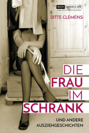 Prall gefüllt wie ein Seemannskoffer nach großer Reise ist dieses Buch mit Geschichten zum Phänomen des Ausziehens. In 17 Geschichten und einem Gedicht erzählt Ditte Clemens humorvoll und witzig-frivol von vorfristigen, erzwungenen, ungewöhnlichen und heiß ersehnten Auszügen und natürlich auch von Enthüllungen und Geheimnissen, die sich durch das Ausziehen offenbaren. Auszug aus dem Schrank - von einer Frau, die erst, als sie aus dem Schrank ausgezogen ist, begriffen hat, worüber Männer mit Männern reden - … Er musste meinen kurzen Brief gefunden haben. Und jetzt kam auch prompt von ihm die Frage: “Hast du schon gelesen?”