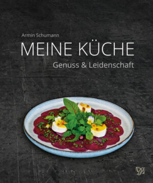 Als Chef des Dresdner Luisenhofs bekannt geworden, ist Armin Schumann mit seiner Genusswerkstatt in Pulsnitz auch überregional eine Institution. In seinem neuesten Kochbuch gibt er nun einen Einblick in seinen Werdegang und die Quellen seiner Inspirationen. Außerdem verrät der Profikoch seine beliebtesten Rezepte und gibt Tipps und Tricks für das sichere Gelingen beim Nachkochen. Natürlich präsentiert Armin Schumann auch die Rezepte für seine prominenten Gäste: genießen Sie Prager Schinken wie Helmut Kohl oder Russischen Zupfkuchen wie Jo Brauner, Dagmar Berghoff und Wilhelm Wieben und lassen Sie sich von Gunther Emmerlichs Thüringer Klößen oder Cornelia Kauperts Brathähnchen verzaubern.