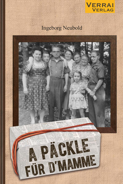 Die Autorin beschreibt in ihrem Buch „A Päckle für d`Mamme“ ihr Leben in einem typisch schwäbischen Dorf und seiner Umgebung. Dabei will sie die vielen Episoden, die sie in ihrer Kindheit, ihrer Jugend und auch als Erwachsene erlebte, nicht in reißerischer Form darstellen. Sie legt vielmehr sehr viel Wert darauf, den Zeitgeist der vergangenen Jahrzehnte seit ihrer Geburt möglichst authentisch und in lockerer Form zu beschreiben. Nach einer überwiegend unbeschwerten Kindheit und Jugend lernte sie mit 17 Jahren ihren späteren Mann kennen und lieben. Obwohl beide noch sehr jung waren und gegen den Widerstand der Eltern zu kämpfen hatten, entwickelte sich hieraus für sie die eine große Liebe. Auch in vielen anderen Lebenssituationen hatte sie zusammen mit ihrem Mann etliche Hürden zu überwinden. So begann wenige Wochen nach der Geburt ihres ersten Kindes bis zu dessen Tod für sie und ihren Mann eine unsägliche Leidenszeit, die von der Autorin ebenfalls in diesem Buch eindrücklich beschrieben wird. Sie schafften es dennoch über diese, mit vielen Problemen belastete Zeit hinwegzukommen und mit der Geburt ihrer zweiten Tochter wieder in ein unbeschwerteres, glücklicheres Leben zurückzufinden. Denn beide haben stets allen Widerständen getrotzt und sind mittlerweile fast 45 Jahre glücklich miteinander verheiratet. Eines ist der Autorin während ihrer Ehe jedoch nicht gelungen: Den älteren und eingesessenen Bewohnern ihres Heimatorts beizubringen, dass ihr Mann Herbert Neubold heißt. Stattdessen ist er bei vielen noch immer „s´Mohrs Hermann seinerer Dochter ihrn Mo“. (Der Mann der Tochter von Hermann Mohr).