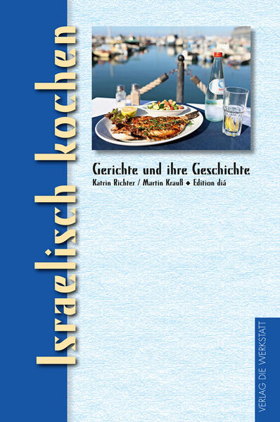 Die israelische Küche ist einzigartig. In ihr treffen jüdische Esstraditionen, wie sie vor allem in Osteuropa entwickelt wurden, auf arabische, afrikanische, ja sogar amerikanische und asiatische Einflüsse. Geprägt wird sie außerdem durch ein ganz besonderes Klima, in dem sich nicht jedes Gemüse anbauen lässt, und durch ein Oberrabbinat, das auch in kulinarischen Fragen gern ein Wörtchen mitredet. Wie vielseitig diese Küche ist, beweisen die hier versammelten ca. 90 Rezepte, die von Klassikern der traditionellen koscheren Küche über Falafel, Humus und Pita bis zu exotischeren Speisen wie einen Borschtsch aus Obst reichen. Darüber hinaus informiert eine Einführung in die Esskultur des Landes u.a. über religiöse Aspekte wie die Koscherregeln oder Speisen an Feiertagen. Aber auch die israelische Gastronomie und eher Unbekanntes wie Schweinefleisch in der israelischen Küche werden beleuchtet.