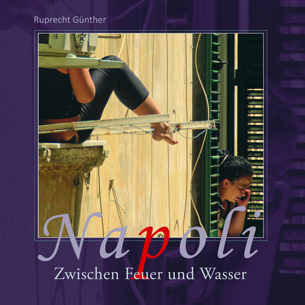 Ruprecht Günther fotografiert Neapel – die aufregende Stadt am Vesuv – aus einer Perspektive jenseits des Mainstreams: verwinkelte Stadtviertel, merkwürdig zusammengeflickte Fassaden und immer wieder Menschen, pittoreske Straßenszenen und ausdrucksstarke, zeitlose Gesichter. In den begleitenden Texten beschreibt er Neapels schicksalhafte Ambivalenz zwischen Feuer und Wasser: auf der einen Seite das Meer, das seit jeher Nahrung in Fülle schenkt, dazu wunder-bare Ausblicke und überraschende Buchten. Auf der anderen der Vulkan, eine latente, unterschwellige Bedrohung, gleichzeitig aber auch ein Kraftspender – fast scheint es so, als habe sich sein Feuer in die Herzen und Seelen der Menschen eingebrannt und explodiere täglich in ihrer überbordenden Lebenslust.