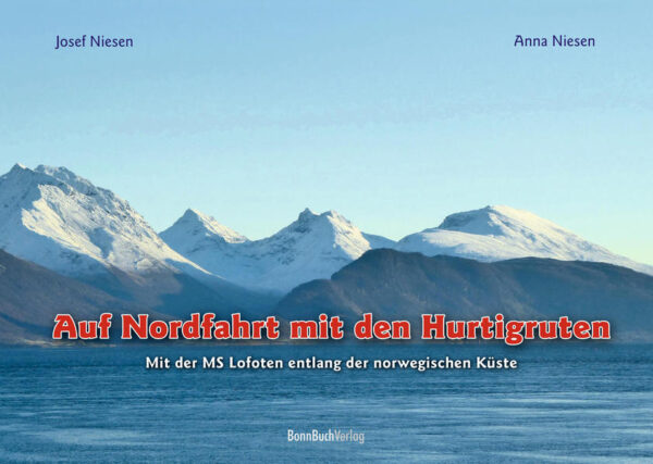 Jedes Jahr befahren etwa 450.000 Passagiere mit den Hurtigruten-Postschiffen die norwegische Küste von Bergen bis Kirkenes und zurück. Rund 70 Prozent davon sind Touristen. Doch auch für die einheimische Bevölkerung sind diese Schiffe ein unverzichtbares Transportmittel, um schnell und pünktlich von Ort zu Ort zu gelangen. Unsere Autoren haben sich im Oktober 2017 selbst auf den Weg gemacht, um diese fast 5000 Kilometer lange Strecke zu bereisen. Bewusst entschieden sie sich für das Älteste der Postschiffe, die 1963 vom Stapel gelaufene MS Lofoten, um die Reise so ursprünglich wie möglich zu erleben. Aus der Vielzahl ihrer Eindrücke und Fotografien ist dieses Buch entstanden, das Ihnen einen Eindruck vermitteln will von den Schönheiten der norwegischen Küstenregion, die zu den spannendsten Küsten der Welt zählt. „Anna und Josef Niesen haben für ihre 5000 Kilometer lange Tour im Oktober vergangenen Jahres ein besonderes Schiff gewählt ... Die Bonner Autoren führen informativ ins Thema ein (und) beantworten Fragen, noch bevor sie sich stellen. Sehr ausdrucksstark sind die Fotos von den fünf Decks.“ Heinz Dietl, General-Anzeiger Bonn, 28.04.2018