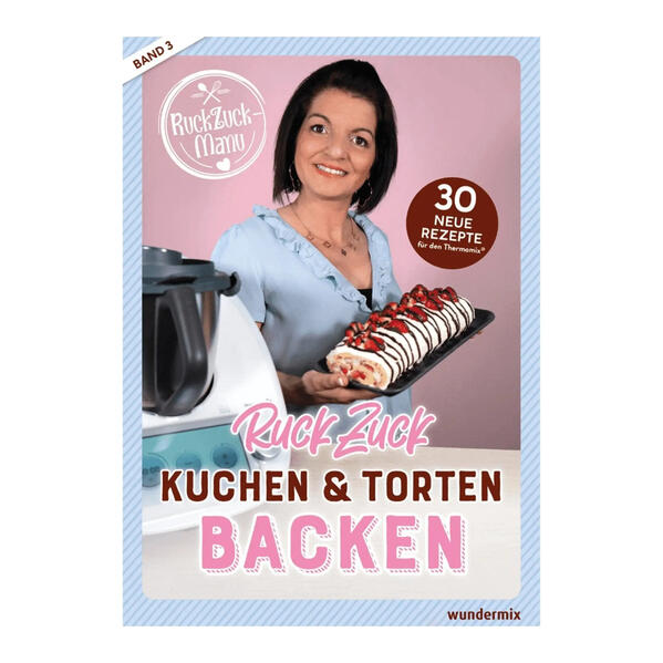 In diesem dritten Band meiner Rezeptmagazine entführe ich dich in ein wahres Paradies. Genaugenommen in mein RuckZuck-Backparadies. Wie du sicher weißt, liebe ich es zu backen. Kein Sonntag ohne Kuchen, so viel ist sowieso klar! Also habe ich mich in die Küche gestellt und für dich neue Rezepte ausprobiert und alte verfeinert - hier abgeschmeckt und dort etwas Neues kreiert. Alte Familienrezepte haben einen neuen Dreh bekommen, Neu-Kreationen eine Chance. Kurz vorm Zuckerschock hab ich es geschafft - 30 Rezepte vom einfachen Kuchen in Kastenform bis hin zur leckeren Torte. Jetzt bist du dran: Halte den Thermomix® bereit und wirf den Ofen an - los geht’s! Format: A5 | Seiten: 66 | Druck: Klimaneutral in Deutschland.