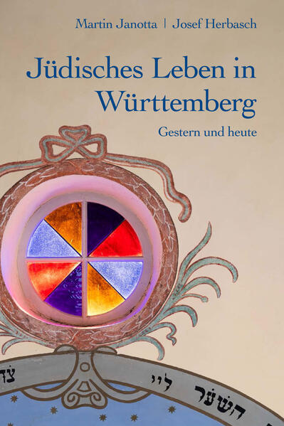 Das jüdische Leben von einst und von heute in Württemberg. Viele Hintergrundinformationen zum Judentum, Ausflugtipps und zahlreiche historische und aktuelle Fotos in einer einzigartigen und kontrastreichen Zusammenstellung. Von Ravensburg im Süden bis Creglingen im Norden, von Bad Wildbad im Westen bis Heidenheim ganz im Osten: Viele Berichte erzählen von gutem Zusammenleben, von Freundschaften zwischen Christen und Juden und nicht zuletzt von Vergebung und Verständigung. Aber die individuellen Texte blenden die tiefdunklen Seiten der Geschichte, die Shoah und auch längst vergangene Zeiten im Mittelalter, nicht aus. Der Großteil der Texte ist anlässlich des Festjahrs „1700 Jahre jüdisches Leben in Deutschland“ wöchentlich im Evangelischen Gemeindeblatt für Württemberg erschienen. In dieser Sammlung gibt es zudem neben den Geleitworten von Frau Prof. Barbara Traub (IRGW) und der Filmproduzentin Dr. Alice Brauner einen umfassenden historischen Einblick in die Geschichte des Judentums in Württemberg. Exklusiv wurden zahlreiche Informationen für Ausflüge zu den unterschiedlichen Orten zusammengestellt-um die Stätten gestrigen und heutigen jüdischen Lebens auch selbst entdecken zu können. Fett hervorheben