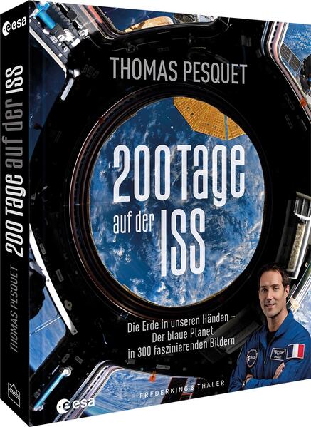 Ein Appell aus dem All Atemberaubende Aufnahmen aus dem All. Ergänzt um astronomische Fakten, meditative Betrachtungen und Infos zum Leben auf der ISS. Sechs Monate war der Astronaut Thomas Pesquet als Teil der Alpha-Mission an Bord der Internationalen Raumstation ISS. Währenddessen entstanden 300 spektakuläre Aufnahmen in mehreren hundert Kilometern über der Erde. Fotos von Ozeanen, Flüssen und Städten, Wüsten, Wäldern und Bergen. Fotos, die die zerbrechliche Anmut unseres Planeten zeigen, und ein eindringlicher Appell für den Schutz unseres Planeten. 300 spektakuläre und aktuelle Aufnahmen aus dem All Ein Plädoyer für den Schutz unseres Planeten Ein perfektes Geschenk für Freunde, Familie und Kollegen, die eine Leidenschaft für Raumfahrt und Wissenschaft teilen