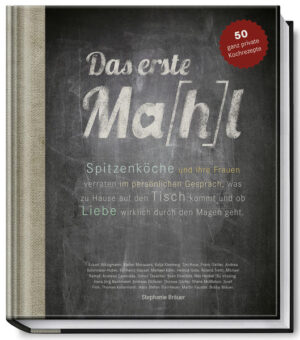 „Was kocht Ihr Mann eigentlich zu Hause? Oder hat er da gar keine Lust mehr?“ und „Waren Sie nicht schrecklich nervös, als Sie das erste Ma(h)l für ihn kochen mussten?“ Das sind die typischen Fragen, die der Autorin Stephanie Bräuer immer gestellt werden, wenn sie erzählt, dass sie ihren eigenen Spitzenkoch geheiratet hat. Und nicht nur ihr, sondern allen Partnern von Top-Köchen. Also hat sie sich aufgemacht und bei 25 Spitzenköch(inn)en in Deutschland, Österreich und der Schweiz nachgefragt, wie das zu Hause wirklich ist. Kommen da nur Edelprodukte auf den Tisch? Wer kocht am heimischen Herd? Gibt es auch bei Spitzenköchen zu Hause kleine Sünden? Aber natürlich auch: Wie verführt man eigentlich einen Koch? Muss man selbst gut kochen können, um neben einem Meisterkoch zu bestehen? Ist er zu Hause auch immer der Chef? In 25 sehr persönlichen Gesprächen lässt sie „ihre“ Paare die Antworten geben. Sie hat jedem Paar zwei ganz private Rezepte entlockt - eins von ihr und eins von ihm. Und so ist ein einzigartiges Buch entstanden, das, mitunter auch mit liebevollem Augenzwinkern, eine Mischung ist aus Liebesgeschichte(n) und Kochbuch, immer nach dem Motto: „Liebe geht durch den Magen - oder?“ Spitzenköche- und köchinnen im Buch: Eckart Witzigmann. Frank Oehler. Sven Elverfeld. Tim Raue. Su Vössing. Thomas Kellermann. Josef Floh. Martin Fauster. Karlheinz Hauser. Nils Henkel. Andrea Schirmaier-Huber. Stefan Marquard. Andreas Caminada. Simon Taxacher. Helmut Gote. Hans Jörg Bachmeier. Hans Stefan Steinheuer. Michael Käfer. Michael Kempf. Thomas Dorfer. Shane McMahon. Roland Trettl. Andreas Döllerer. Kolja Kleeberg. Bobby Bräuer.