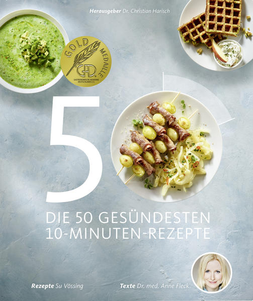 So fix und lecker geht gesunde Ernährung! Die Gerichte in diesem Buch sind nicht nur besonders gut für die Gesundheit, sondern schmecken auch fantastisch. Dass alle Rezepte tatsächlich mit nur 10 Minuten Aufwand zuzubereiten sind, ist für viele Menschen, die sich im Alltag gern unkompliziert und gesund ernähren wollen, ein wahrer Segen. Su Vössing, ehemals Deutschlands jüngste Sterneköchin, hat nach den Ernährungstipps von Dr. Anne Fleck, renommierte Ärztin und Ernährungsmedizinerin aus Hamburg, über 50 einzigartige Rezepte entwickelt. Dr. Anne Fleck hat für dieses Buch die Zutaten nach den neuesten Erkenntnissen der Ernährungsmedizin so ausgewählt, dass bereits eine gesunde Mahlzeit am Tag ausreicht, um den Körper mit allen Vitaminen, Spurenelementen, Fettsäuren und pflanzlichen Sekundärstoffen zu versorgen. Viele Gerichte sind darüber hinaus auch für unterwegs oder fürs Büro geeignet. Zusätzlich bietet das Buch 6 exklusive Rezepte nach dem LANS Med Konzept vom Küchenchef des Lanserhof Tegernsees, Karsten Wolf sowie zahlreiche Tipps und Rezepte für Frühstück, Snacks, Saucen u. v. m.. Kurze Texte informieren zudem über Lebensmittel und ihre besondere Wirkung für den Körper. Herausgeber von „Die 50 gesündesten 10-Minuten-Rezepte“ ist Lanserhof Inhaber Dr. Christian Harisch.