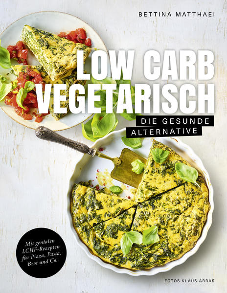 LOW CARB HIGH FAT - vegetarisch genießen Immer größer wird die Anzahl der Menschen, die zumindest überwiegend vegetarisch leben möchten. Die klassische vegetarische Ernährung kann aber zu Übergewicht führen, weil viele dieser Rezepte reichlich komplexe Kohlenhydrate in Form von Pasta, Reis, Brot oder Zucker enthalten. Gleichzeitig hat sich der Trend von „Low Fat“ weg zu „Low Carb“ entwickelt und insbesondere zu „Low Carb High Fat“ (LCHF), einer Ernährungsform mit deutlicher Reduktion der Kohlenhydrate zugunsten von gesunden Fetten bei ausreichenden Mengen an Eiweiß. In ihrem neuen Buch verbindet Bettina Matthaei beide Ernährungsformen genussvoll miteinander und kreiert Rezepte, die nicht nur großartig schmecken, sondern auch beim Abnehmen helfen. Dabei wird der Anteil an Kohlenhydraten überwiegend aus stärkearmen Gemüsesorten bestritten. Das Eiweiß kommt von Milchprodukten, Tofu und Eiern sowie aus eiweißreichen Nüssen und Samen. Der Fettanteil ist deutlich erhöht und stammt von Ölen, Nussmusen, Sesam, Oliven, Mandeln, Kokos oder Avocados. Wie in ihren Buch „Easy. Überraschend. Low Carb.“ präsentiert Bettina Matthaei neue LCHF-Varianten von Pizza, Spätzle, Pürees, Klößchen und Knödel sowie Rezepte für Brote, Fladen und Kräcker, mit denen Frühstück, Lunch und Abendessen perfekt gestaltet werden können - alles vegetarisch, alles lecker.