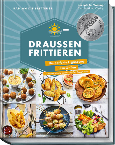 - Jetzt mit neuem Schutzumschlag und neuem Titelwording! - Garant für glückliche Gäste Fast jeder liebt Pommes, aber kaum jemand hat eine „richtige“ Fritteuse zu Hause. Warum das so ist? Fritteusen hinterlassen nicht nur kulinarische Höchstgenüsse, sondern leider auch deutlichen Fettgeruch. Dass man trotzdem auf keinen Fall auf dieses kulinarische Vergnügen verzichten muss, zeigt dieses Buch mit einer genialen Lösung: einfach draußen frittieren. So wie fast jeder im Garten oder auf dem Balkon - und nicht in der Küche - einen Grill hat, sollte jeder auch draußen eine Fritteuse haben, meint nicht nur Spitzenköchin Su Vössing. Nicht umsonst gibt es kaum einen guten gastronomischen Betrieb, der ohne Fritteusen auskommen würde. Unzählige wunderbare Sachen sind erst durch das Backen in sprudelndem, natürlich hochwertigem Fett, bei richtig gewählter Temperatur, möglich. Dabei reicht meistens schon eine Portion erstklassige Pommes oder Fish 'n' Chips, um Gäste in wahre Begeisterung zu versetzen. Su Vössing zeigt, dass man mit Fritteusen aus recht einfachen Dingen richtige kulinarische Highlights zaubern kann: in Buttermilch mariniertes Backhendl, selbst gemachte Fischkroketten mit Kräutern, gebackene Zwiebelblüten, marinierte Ingwerkarotten in Weinteig, gefüllte Wan Tans, Kartoffelspiralen, feinste Langostinos, Zucchiniblüten, würzige Kürbisspalten oder auch Nachspeisen wie frische Berliner, Apfelringe in Rosmarinzucker, Churros mit Schokosauce und viele andere Köstlichkeiten. Dazu gibt es geniale Dips, Cremes, Aufstriche und Mayonnaisen sowie Ideen für Salate.