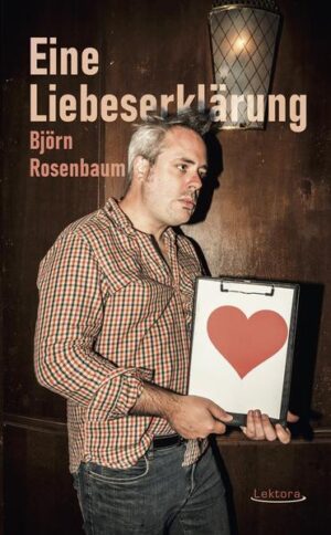 Okay, pass auf: Der Rosenbaum hat jetzt ein Buch raus. Das ist schrill! So wie seine Storys, die ja von seinem und meinem und deinem und unserem Leben erzählen. Wir tanzen am Abgrund der Vernunft, nichts passt mehr zusammen und überall ist viel zu viel Feuerwerk. Da bräuchte es mal Erdung, zum Beispiel Goethe und würdevolle Literatur und Rotwein am Comer See oder so. Das kann dieses Buch mal so gar nicht bieten. Hier ist es viel mehr schwitzig und es dampft. Der Mann mit dem Klemmbrett kloppt seine Slam-Poetry Text für Text auf’n Tisch wie die Karten beim Pokerspiel. Die Bank gewinnt immer, Rosenbaum verliert. Das bremst ihn aber nicht aus, hier wird konsequent geballert, um irgendwie den Wahnsinn unseres Alltags eingetütet und kompostiert zu bekommen. Er feiert das Fruchtbare, die Lösung. Das Leben. Die Menschen. Er feiert alles, trotz allem. Ein Bekenntnis zur Liebe. Eine Liebeserklärung.