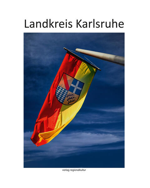 Auf uraltem Kulturboden, dessen Besiedelung bis in die Jungsteinzeit zurückreicht und der Epoche der Michelsberger Kultur einen eigenen Namen gab, hat sich über viele Jahrhunderte hinweg eine Siedlungsstruktur gebildet, die heute den Landkreis Karlsruhe mit seinen 32 Städten und Gemeinden in über 100 Teilorten darstellt. Typisch für den deutschen Südwesten ist die historisch bedingte Vielfalt der einstigen Herrschaftsgebiete, die die Siedlungen ebenso geprägt haben wie die unterschiedliche Topografie der Rheinebene, des Kraichgaus und der Nordausläufer des Schwarzwaldes. Mit über 450.000 Einwohnerinnen und Einwohnern zählt der Landkreis Karlsruhe, der auf sein 50jähriges Bestehen blickt, zu den größten Kreisen in Baden-Württemberg und der Bundesrepublik Deutschland. Wie man hier lebt und arbeitet, seine Freizeit verbringt und Traditionen pflegt, zeigt eindrucksvoll dieser Bildband. Neu hierbei ist die zusätzliche digitale Komponente, die über die schlaglichtartigen Fotografien hinaus weitere Informationen über den Landkreis Karlsruhe erschließt.