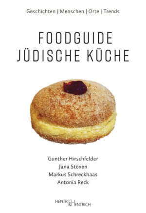 Jüdische Küche ist heute in aller Munde: Kochbücher, Filme und Szenerestaurants vermitteln ein schillerndes Bild - das aber immer nur einen kleinen Ausschnitt zeigt. Die jüdische Küche ist ebenso alt wie vielfältig, weitverzweigt wie mehrdeutig. Vor der Shoah war sie über fast ganz Europa verbreitet. Dieser Foodguide erkundet diesen Kosmos in seiner Verwobenheit mit den jeweiligen nationalen Küchen und zugleich mit der jüdischen Kulturgeschichte. Was ist heute noch oder wieder da? Wo kann man Jüdisches probieren und wie schmeckt es? Das Spektrum reicht von koscherem Sushi in Marseille über Bagel und Pastrami in Berlin bis zu deftigem Tscholent in Budapest oder gefülltem Gänsehals in Krakau und der israelisch geprägten Levante-Küche. Dabei schauen die Autorinnen und Autoren nicht nur in die Kochtöpfe, sondern auch in die Küchen, sprechen mit Gästen, Köchinnen und Köchen - eine Einladung, über das Essen die Vielfalt jüdischer Kulturen in Europa zu entdecken.