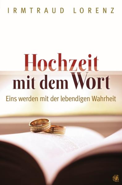 Alle Probleme und Nöte-ob auf persönlicher oder gemeinschaftlicher Ebene-haben ihre Ursache im Herzen des Menschen. Darum sind alle Lösungsansätze vergeblich, wenn wir uns nicht auf Gottes Lösung einlassen: die Veränderung des Herzens. Dafür starb Jesus am Kreuz und lebt jetzt in uns als das lebendige Wort. Die Gemeinde ist seine Braut, und in der jetzigen Verlobungs- und Wartezeit auf die Hochzeit unterschreiben wir den „Ehevertrag“, der uns durch die Bibel offenbart ist-nicht mit Tinte auf Papier, sondern durch unser Leben, das in völlige Übereinstimmung mit dem Wort Gottes kommt. Offen und ehrlich berichtet Irmtraud Lorenz von den Veränderungen in ihrem Leben, als sie begann, das Wort zu lieben, zu umarmen und so viel Nähe und Vertrautheit zuzulassen, dass sie mit IHM-dem Wort-Vers für Vers eins wird.