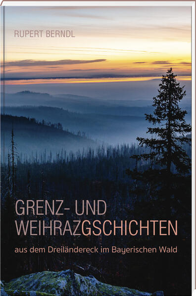 Der Begriff „Grenze“ ist vieldeutig. In seinem Buch greift Rupert Berndl zwei besonders bemerkenswerte Aspekte heraus: In seiner langjährigen Tätigkeit als Heimatpfleger im Dreiländereck - dort wo Bayern, Böhmen und Österreich aneinandergrenzen - hat er viele Geschichten und Erzählungen von besonders interessanten Grenz-Ereignissen zusammengetragen. Es sind spannende, kuriose, dramatische, aber auch amu?sant heitere Episoden, die sich zwischen dem Ende des 19. Jahrhunderts und dem ausgehenden 20. Jahrhundert in der Gegend um den Dreisesselberg nachweislich zugetragen haben. Dabei steht das Schmuggeln in all seinen Facetten an erster Stelle. Aber auch andere amu?sante, heitere Episoden u?ber illegale (oder zumindest unbeabsichtigte) Grenzverletzungen schildert der Verfasser. Einen zweiten Aspekt zum Begriff „Grenze“ greift Rupert Berndl auf, wenn er sich in seinen „Weihrazgschichtn“ mit dem Grenzbereich zwischen der real existierenden, sinnlich wahrnehmbaren Welt und einer schwer fassbaren, u?bersinnlichen Zwischenwelt befasst. Der Ausdruck „Weihraz“ wird vor allem im Bayerischen Wald immer dann verwendet, wenn es darum geht, geheimnisvoll gruselige, mysteriös unerklärliche Geschehnisse zu deuten. Die im Buch beschriebenen Geschichten kommen entweder aus dem eigenen Erleben des Verfassers oder stammen aus anderen authentischen Quellen.