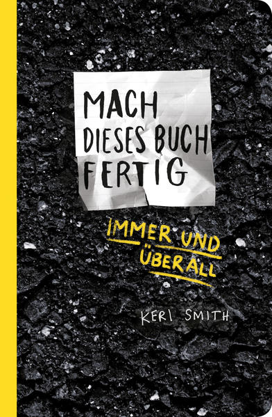 Mach dieses Buch fertig, wo du gehst und stehst! Das Lieblingsbuch jetzt für immer und überall: die Party und den Park, die U-Bahn oder das Hallenbad! Mach dieses Buch fertig, wo du gehst und stehst! Das Lieblingsbuch endlich für immer und überall: die Party und den Park, die U-Bahn und das Hallenbad... In diesem handlichen Kleinformat haben die beliebtesten Seiten der großen Ausgabe Platz, aber es gibt auch 40 nagelneue Seiten, die besonders viel Spaß machen, wenn man draußen unterwegs ist. Ob auf den Straßen der Großstadt oder bei Streifzügen durch den Wald: »Mach dieses Buch fertig immer und überall« ist der ideale Begleiter und setzt kreative Energien frei. Mach dieses Buch fertig und dein Leben ist ein Abenteuer!