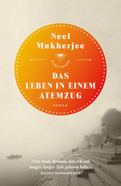 Was geschieht, wenn wir versuchen, das Leben, in dem wir zu Hause sind, für etwas Besseres zu verlassen? In fünf Schicksalen entfaltet sich in diesem Roman ein grandioses Panorama der modernen indischen Gesellschaft. Neel Mukherjee erzählt in Das Leben in einem Atemzug von Menschen, die aufbrechen, ihr Zuhause verlassen, um für sich und ihre Familien ein besseres Leben zu erlangen. Da ist die Köchin in Mumbai, die in sechs Haushalten kocht