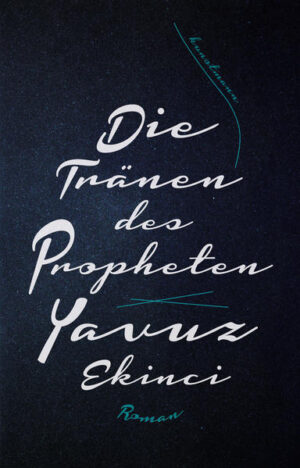 Wer heute behauptet, er sei ein Prophet, dazu berufen von dem Erzengel Gabriel, der kann nur verrückt sein. Aber wie verrückt sind die, die die Welt so akzeptieren, wie sie ist? Yavuz Ekinci erzählt eine Hiobsgeschichte in modernen Zeiten. Mehdi ist Informatiker. Er lebt in der großen Stadt. Seine Frau ist mit seiner Tochter in die Ferien gefahren, ohne ihn. Und wäre Mehdi in diesen Tagen des Alleinseins nicht der Erzengel Gabriel erschienen, der ihm verkündete, er sei der Botschafter Gottes, dann wäre sein Leben vielleicht normal weiter gegangen. Aber als er behauptet, ein Prophet zu sein, verlässt ihn seine Frau umgehend. Ihm ist es recht, so kann er ungestört auf weitere Offenbarungen warten. Allein, es kommen keine. Also macht er sich auf, zieht durch die Stadt und fängt an zu predigen. Aber niemand will auf diesen Verrückten hören, dessen Weltfremdheit so offensichtlich ist. Die Tränen des Propheten erzählt von den Verwerfungen der Menschen, die es schon immer gegeben hat, von den Grausamkeiten und Verzweiflungen. Aber was ist wahr, was ist der Wahn eines Einzelnen, der sich für den Erlöser hält und zur Umkehr aufruft? Zu welcher Umkehr? Eine Erlösung, das macht dieser wilde, verzweifelte Roman deutlich, wird von den Religionen nicht zu erwarten sein. Und doch, wer weiß? Vielleicht ist es der Narr, dem die Menschen zuhören, der sieht, was sie wissen, aber nicht sehen wollen.