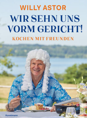 Wir sehn uns vorm Gericht! Das ist bei Willy Astor keine Drohung, es ist eine Einladung zum schönsten geselligen Beisammensein: dem Essen mit Freunden. Ein gut gedeckter Tisch, ein einfaches, leicht nachzukochendes Gericht, Getränke, Gespräche, Gelächter - so soll es sein. Dafür hat er seine Freunde und Freundinnen, Wegbegleiter, Kollegen und Kolleginnen, sogar Spitzenköchinnen und -köche um den Herd versammelt, nach ihren Lieblingsrezepten gefragt und nach dem »Warum«. Zusammengekommen sind Gerhard und Tini Polt, Hans Haas, Hella Witte, Martina Schwarzmann, Maria und Reinhold Binder, Annik und Konstantin Wecker, Karl Ederer, Roberto di Gioia, Opi Gerhard, Renate, Kai, Daniele, Christa und viele andere mit Gerichten von Spaghetti povera gente bis zu Omis Königsberger Klopsen mit Kartoffeln, Fischsuppe und Himbeertarte. Willy Astor ist mit einem Kokoslinsencurry und mit Fleischpflanzerln auch dabei. »Wenn ma gern isst, kocht ma gern«, sagt Gerhard Polt und wenn man gern kocht, braucht man dieses Buch - fleischig, fischig, vegetarisch oder vegan, für jeden ist etwas dabei.