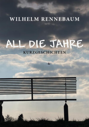 Eine Zeitreise: Elf spannende, unterhaltsame Kurzgeschichten mit all den mutigen Entscheidungen, der unbändigen Neugier auf das, was kommen könnte und der Sehnsucht, endlich anzukommen. Ungewöhnliche Charaktere, zufällige Begegnungen, unerwartete Wendungen... mit Empathie und hintergründigem Humor erzählt. Kurzgeschichten voller Lokalkolorit, die am linken Niederrhein, in Köln und in Amsterdam spielen. Die Welt der Bücher nimmt dabei einen ganz besonderen Platz ein. Wilhelm Rennebaum hat an der Universität Köln Wirtschaftswissenschaften studiert und viele Jahre im europäischen Ausland gearbeitet. Heute lebt er wieder am linken Niederrhein, der Region, der er sich in besonderer Weise verbunden fühlt. Seit mehr als 15 Jahren ist er schriftstellerisch tätig und hat mehrere Beiträge und Bücher zu regional- und ortsgeschichtlichen Themen veröffentlicht. Zuletzt die beiden Niederrhein-Romane 'Zeitenwende' (2016) und 'Achterbahn'(2018). Nach 'Mittendrin' (2020) legt er jetzt mit 'All die Jahre' einen neuen Sammelband mit Kurzgeschichten vor.