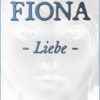 Es könnte fast ein Markttag in Kasunga sein. Wenn ich mir die seltsamen Farben wegdenke oder die Augen schließe, wird die Erinnerung überwältigend. "Alles in Ordnung?", höre ich Katharina. Sie klingt besorgt. Ich öffne die Augen und sehe sie an. "Als Königin habe ich regelmäßig am Wochenmarkt in Kasunga teilgenommen. Ich ließ immer ein offenes Zelt aufbauen, da durfte jeder rein, der wollte. Meist waren es Frauen, irgendwann haben sich regelrechte Gruppen gebildet. Oft war auch Kian dabei." "Dein Sohn?" Ich nicke stumm. "Wir werden dorthin zurückkehren", sagt sie. "Vielleicht. Unser Traum spielt nicht dort." "Mag sein. Aber er kommt darin vor." Ich nicke erneut und schlucke meine Tränen wieder hinunter, bevor sie durch die Augen entwischen können. So eine verdammte Scheiße. Ich kann das grad überhaupt nicht gebrauchen. Wir befinden uns in einer total bescheuerten Welt, in der Sex die Hauptwährung ist, und müssen Sarah suchen. "Wie lange müssten wir eigentlich von hier aus zum nächsten Skeg mit Gefängnis fahren?", erkundige ich mich bei unserem unfreiwilligen Fremdenführer. "Etwa 100 Skes. Aber ..." "Kein Aber. Hör mir auf mit deinen Aber. Das nervt mich, und eine genervte Fiona willst du nicht erleben." "Oh ja", bestätigt Katharina. "Willst du wirklich nicht!" ***** Fionas Hass auf die Götter wird immer größer. Wenn die sie schon durch ein fremdes Universum schicken, wäre ein Handbuch für jede der Welten das Mindeste, findet sie. Stattdessen darf sie auch in der dritten Welt durch Versuch und Irrtum herausfinden, wie diese funktioniert und was sie unbedingt beachten sollte. Was ihr und Katharina schnell klar wird: In dieser Welt werden sie ziemlich sicher Sarah finden. Bis dahin richten sie allerdings, wie immer, eine Menge Chaos an. Und ändern die Spielregeln ein wenig. ***** Bereits erschienen oder in Planung: Fiona - Beginn 2.0 (2019er Version) Fiona - Entscheidungen Fiona - Gefühle Fiona - Wiederkehrer Fiona - Leben Fiona - Sterben Fiona - Reloaded Fiona - Spinnen Fiona - Liebe (30. Mai 2020) Fiona - Götter (24.12.2020) Fiona - Untergrund (in Planung) Fiona 12 - 21 (in Planung) Daneben gibt es die Reihe "Geschichten einer Kriegerin", die sich mit dem Leben von Fiona als Kriegerin abseits der Hauptserie beschäftigt. Hier sind derzeit bisher 4 Bände erschienen. Die Götter würfeln nicht, aber sie lieben Strategiespiele. Und Fiona ist ihre Lieblingsfigur, was sie nicht witzig findet. Doch sie hat keine andere Wahl als mitzuspielen. Erst einmal jedenfalls.