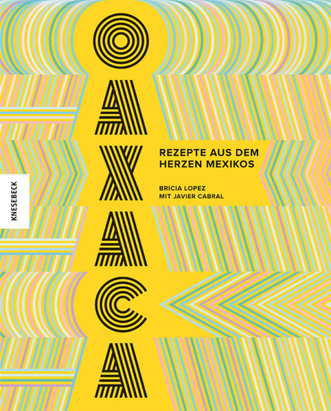 Ein Mexiko-Kochbuch auf den Spuren der kulinarischen Herkunft des Landes Im Süden Mexikos, in einer bergigen Landschaft mit schmalen Canyons und tiefen Tälern liegt der Bundesstaat Oaxaca. Die Region gilt als das kulinarische Herz Mexikos. Das Kochbuch Oaxaca öffnet die Türen zu den Geheimnissen der ursprünglichen mexikanischen Küche und zeigt in 140 authentischen Rezepten, dass die Küche Mexikos weit mehr zu bieten hat als Burritos und Tacos. Großmutters Schwarze-Bohnen-Suppe oder eine Mole Coloradito sind ganz einfach zubereitet. Mit Oaxaca holen Sie sich die farbenfrohen und aromatischen Gerichte Mexikos ganz easy nach Hause. Back to the roots: Ursprüngliche Rezepte der mexikanischen Küche Bricia Lopez, Besitzerin des Restaurants Guelaguetza in Los Angeles, verrät in Oaxaca traditionelle mexikanische Familienrezepte ihrer Großmutter. Neben einer kleinen Zutatenkunde bietet das mexikanische Kochbuch auch eine Einführung in die wichtigsten Zubereitungstechniken, wie die Arbeit mit einer Tortillapresse oder die richtige Verarbeitung verschiedener Chilischoten. Die Rezepte sind unkompliziert und leicht nachzukochen