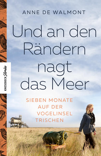 Ein Erfahrungsbericht über sieben Monate allein auf einer Wattenmeer-Insel Keine deutsche Insel ist so einsam wie Trischen, 20 Kilometer vor Cuxhaven im Wattenmeer der Nordsee ausgeliefert. Nur ein Vogelwart darf die kleine Insel betreten. Sieben Monate lebt Anne de Walmont dort in einer kleinen Holzhütte. Lebensmittel und Trinkwasser bringt ihr ein Versorgungsschiff. Einzig und allein die unzähligen Vögel leisten ihr auf der Insel Gesellschaft. Mit Anne de Walmont tauchen wir ein in die große Weite über dem Meer, die Ruhe, die das Alleinsein mit sich bringt und den nie enden wollenden Rhythmus von Ebbe und Flut. Ebenso fesselnd wie persönlich erzählt sie von ihrem Leben in der Natur und davon, wie es ist, wenn einem beim Kochen ein Zilpzalp über die Schulter schaut. Unbekanntes Deutschland: Zu Gast auf einer Insel, deren Betreten strengstens verboten ist Bei klarer Sicht kann man den Fernmeldeturm von Cuxhaven sehen, das Hochhaus am Strand von Büsum, die Bohrplattform im Südosten – auf der Nordseeinsel Trischen im Nationalpark Schleswig-Holsteinisches Wattenmeer ist man weit ab von jeder Zivilisation. Und doch ist man nie allein: Trischen ist Drehscheibe des ostatlantischen Vogelzugs. Kormorane, Brandgänse, Sturmmöwen und Alpenstrandläufer müssen beobachtet, gezählt und dokumentiert werden. Der Auftrag: Natur Natur sein lassen und so wenig wie möglich stören. Dieses einsame Leben in der Natur zwischen Dünen, Salzwiesen und Meer, zwischen Watt und Himmel und ohne ständige Reize und Ablenkungen kann einem die Seele öffnen und den eigenen Blick aufs Leben verändern. Die Kraft der Natur: Zwischen Naturbeobachtung und Selbstfindung Die Hütte verfügt über einen Gasherd und einen kleinen Kühlschrank, Solarzellen auf dem Dach versorgen Laptop und Handy mit Strom. Telefonate mit Freunden und Familie sind drin, zum Streamen reicht das Datenvolumen des Surfsticks aber nicht. Was Anne de Walmont in sieben Monaten auf der Vogelinsel Trischen erlebt hat, hat sie in unterhaltsamen Anekdoten aber auch in persönliche Beobachtungen und tiefen Einblicken in ihr Seelenleben festgehalten. Am Ende zeigt sich, wie erfüllend und ereignisreich der Alltag auf Deutschlands einsamster Insel sein kann.