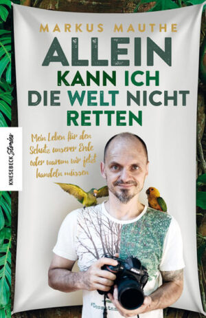 Wenn Markus Mauthe unterwegs ist, geht’s ums Ganze! Er gehört zu den besten Naturfotografen Deutschlands. Sein Arbeitsplatz sind die Lebensräume unserer Erde und sein Ziel ist ihr Erhalt. In über 30 Jahren Abenteuer im Dienste der Natur wurde er zum Zeitzeugen globaler Umweltveränderungen, die ein „weiter so“ nicht zulassen. In diesem Buch erzählt Markus Mauthe sehr persönlich von seinen Einblicken und Erfahrungen als Umweltaktivist, davon viele Jahre für die Umweltschutzorganisation Greenpeace. Der Naturfotograf benennt deutlich globale ökologische und gesellschaftliche Probleme und gibt Anstöße zu nachhaltigem Handeln. Eine packende Reportage aus 30 Jahren Umweltschutz, die dazu auffordert, all jene zu unterstützen, die sich mit ganzer Kraft und viel Herzblut für den Erhalt der Natur und eine friedliche Gesellschaft einsetzen.