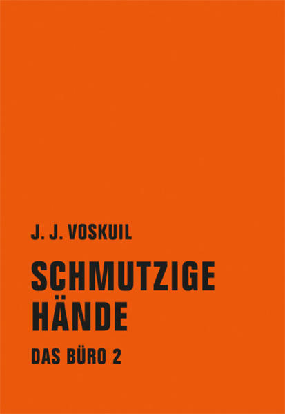 Nach dem großen Erfolg des ersten Bandes, 'Direktor Beerta', geht es nun weiter mit dem siebenbändigen Monumentalroman 'Das Büro' des Niederländers J. J. Voskuil. Wer allerdings geglaubt hat, dass das Treiben des wissenschaftlichen Beamten Maarten Koning endlich in geordnete Bahnen finden würde, sieht sich bitter enttäuscht: In Band 2 der Bürosaga, 'Schmutzige Hände', fangen die Probleme erst so richtig an. Nur ein Drama unter vielen: Die mit so viel Hoffnungen verbundenen beiden Neueinstellungen erweisen sich als Totalausfälle. Während es den einen immer wieder aufs Krankenlager wirft, unterzieht der andere jeden noch so kleinen Arbeitsauftrag einer strengen Gewissensprüfung - meist mit dem Resultat, dass die Arbeit schließlich an Maarten hängenbleibt. Auch privat bleibt in diesen Jahren 1965- 1972 alles beim Alten - mit kleinen Lichtblicken, die jedoch nicht darüber hinwegtäuschen können, dass das Zusammenleben mit Ehefrau Nicolien ein wahres Fegefeuer bleibt, das nur durch die Hölle des Büros übertroffen wird. 'Das Büro' ('Het Bureau') war in den Niederlanden mit über 400.000 verkauften Exemplaren ein Riesenerfolg. Beim Erscheinen jedes neuen Bandes gab es morgens Schlangen vor den Buchhandlungen und bei den zahlreichen Fanclubs in den Büros und Amtsstuben des Landes war in den Tagen danach an Arbeit nicht zu denken, da man mit dem Schicksal des kleinen Angestellten Maarten Koning beschäftigt war. Auch hierzulande wurde Band 1 (erschienen im Verlag C.H. Beck) der Büro saga begeistert aufgenommen.