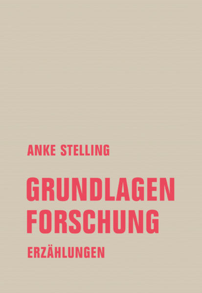 Schnell gehen sie vorbei, die Sekunden der Erkenntnis. Sie müssen festgehalten werden! Oder erst erzeugt anhand von Figuren, Beziehungen, außerordentlichen Begebenheiten. Das Leben ist undurchsichtig und erzählenswert. Und es gilt, in diesem Leben vorzukommen, zwischen all den Wünschen und Enttäuschungen, den gesellschaftlichen Normen und alltäglichen Herausforderungen. Wer bin ich denn hier überhaupt? Wer könnte ich sein? Die nervöse Zwanzigjährige, die hofft, dass ihr Freund anruft. Die hoffnungsvolle Dreißigjährige, die glaubt, dass bei ihr alles anders wird. Anders zumindest als bei der ätzenden Ex, die doch hätte wissen müssen, dass Kinderkriegen auch keinen Ausweg darstellt. Oder bin ich vielleicht sogar die? Es ist gut, ein paar Erzählungen als Wegweiser zu haben. Für jetzt - und für später. Sag nicht, du hättest’s nicht gewusst! Hier steht’s doch, schwarz auf weiß, und Spaß macht es auch noch. In diesem Erzählungsband vermag man sämtliche Motive, Themen, ja geradezu die gesamte literarische Welt Anke Stellings zu entdecken - und diese Erforschung ist nicht nur für Stelling-Fans faszinierend.