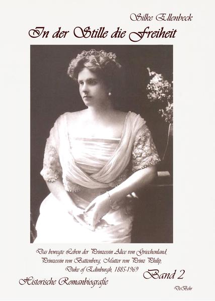 Als Alice von Battenberg am 25. Februar 1885 in eine Familie des englischen Hochadels geboren wird, ahnt noch niemand, was für Höhen und Tiefen die junge Prinzessin einst durchleben wird. Eine Jugend im Luxus europäischer Dynastien kann nicht über ihre sich früh abzeichnende Taubheit, die einem gesellschaftlichen Makel gleichkommt, hinwegtäuschen. Dank Intelligenz und unermüdlichem Willen lernt Alice, trotz ihrer Behinderung mehrere Sprachen fließend von den Lippen abzulesen und auch zu sprechen. Doch auch sie kann nicht verhindern, dass nach ihrer Hochzeit mit Andreas von Griechenland das kleine Familienglück durch die europäische Politik überschattet wird, sie immer mehr zu einer Schachfigur in den politischen Ränken des sich abzeichnenden Ersten Weltkrieges wird. Entmachtet und des Landes verwiesen, fällt sie ihrer Mittellosigkeit wegen zusehends in Lethargie. Bestimmte früher Prunk den Alltag, sind es jetzt Depressionen und kleinbürgerliches Familienleben, mit dem Alice und ihre Kinder vorliebnehmen müssen. Den Tribut dieser Jahre zollte gleichwohl ihre Psyche. Als bei ihr Schizophrenie diagnostiziert wird, verlässt sie ihr Ehemann. Am absoluten Tiefpunkt angekommen, weist man sie in eine psychiatrische Anstalt ein. Diese Zeit bekräftigt ihren Entschluss, fortan ihr Leben der Gemeinschaft zu weihen, und so beginnt die Hochadelige ein Leben unter den Ärmsten. Alice setzt sich im Zweiten Weltkrieg für die notleidende Bevölkerung Griechenlands ein, verhindert die Deportation einer jüdischen Familie in die Vernichtungslager und gründet schließlich im Herbst ihres Lebens ein Kloster in der Gegend Athens. Nach ihrem Tod im Jahre 1969 hinterlässt sie ein sichtbares Erbe: Ihr Sohn Philip soll noch zu ihren Lebzeiten an der Seite Königin Elizabeths II. den englischen Thron besteigen. Alice jedoch wird sich zu Unrecht nicht im kollektiven Gedächtnis festsetzen können. Die Erinnerung an sie verblasst mit den Jahren. Diese historische Biografie, begleitet von einem ausgewählten Archiv an zeitgenössischen Bildern, gibt Einblicke in eine Welt, die bisher vom Dunkel der Geschichte umfangen blieb. Durch wechselvolle Jahre, zwei Weltkriege und jahrelanges Exil begleitet der Roman die Frau, die als Mutter des Prinzgemahls an der Seite von Elizabeths II. in die Geschichte eingehen wird und dennoch so viel mehr ist, als nur eine Prinzessin. Ein bewegtes Leben, genauestens nachgezeichnet anhand historischer Zeugnisse und Überlieferungen.Band 1 - Geburt, Kindheit, Jugend und die Jahre bis 1922.