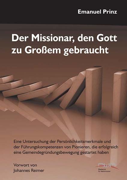 Hier ist sie nun endlich, die erste empirische Studie überhaupt über die Persönlichkeit von effektiven Pioniermissionaren. Sie bringt Licht in die Frage, wen Gott gebraucht, um eine Gemeindegründungsbewegung zu starten und welche Leitermerkmale und Kompetenzen diese Pioniere haben. Tatsächlich bestätigen die Daten dieser Studie, dass es elf Leitermerkmale und Kompetenzen gibt, die alle Pioniermissionare gemeinsam haben, die eine Gemeindegründungsbewegung anstoßen, also eine Jesus-Bewegung, in der mehr als 1.000 Menschen zum Glauben kommen und mehr als 100 Gemeinden gegründet werden, und das mindestens in der 3. Generation. Hier ist ein Modell, eine Matrix, anhand derer man die Eignung von Menschen für den Pioniereinsatz in der Gemeindegründung überprüfen und bereits berufene Mitarbeiter fördern kann. Dieses Modell ist überaus hilfreich für alle, die Verantwortung für Gemeindegründungswerke tragen. Es schließt eine wichtige Lücke in der Missionstheorie. Leiter von Werken, Missiologen und Missionsstrategen tun gut daran, sich mit dieser Studie intensiver zu beschäftigen.