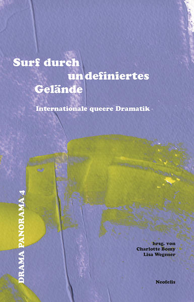 Die Anthologie versammelt Theatertexte, die neue Narrative von Geschlecht und Identität wagen. Die Stückauswahl bildet den Versuch eines Querschnitts durch das bestehende Korpus zeitgenössischer Bühnentexte, die Alternativen jenseits der heterosexuellen Norm finden und nicht-binäre Realitäten greifbar machen. Marine Bachelot Nguyen beschreibt in Schatten und Lippen die Verwirklichung privater und politischer Wünsche vietnamesischer LGBTI*s vor dem Hintergrund postkolonialer Dynamiken. Dany Boudreaults hybrider, im Grenzbereich von Drama und Poesie angesiedelter Text Wir sind schön, für hässliche Leute widmet sich Fragen nach der Geschlechtsidentität, dem Außenblick und der Selbstakzeptanz. Am Tag nach dem Tag, an dem niemand starb von Ebru Nihan Celkan ist der performative Monolog einer trans* Frau aus der Istanbuler Sexarbeiter*innen-Community. Olga Dimitrijevi? präsentiert mit Mein Du ein Dialogstück über lesbische Liebe und Trauer im Alter, untermalt von dem Sound jugoslawischer Schlager. Marie Henrys experimentelle Arbeit, das titelgebende Stück Surf durch undefiniertes Gelände, skizziert die Reaktionen einer Familie auf das genderfluide Kind, und Raphael Amahl Khouri erzählt in She He Me Lebensgeschichten von trans* Menschen und Homosexuellen in der arabischen Welt. Milja Sarkolas Bühne des Begehrens verhandelt weibliches Begehren im Umfeld des heterosexistisch geprägten Theaterbetriebs. In Jen Silvermans gnadenloser Persiflage Collective Rage. Ein Stück in fünf Bettys treten fünf weiße und nicht-weiße, privilegierte und weniger privilegierte Bettys mit ihrer „Quelle der Kraft“ in Verbindung. In Magne van den Bergs Stück für junges Publikum Gender liefern sich zwei Jugendliche einen Schlagabtausch über nervige Geschlechterrollenklischees. Neun Texte aus neun Ländern, neun Positionen mit unterschiedlichen Anliegen und Zugriffen: Ob als Dokufiktion, Jugendstück, Liebeslied oder Trashkamelle, diese neun Autor*innen erzählen ihre Geschichten über Verlust und Scham, Solidarität und Kampf, Zukunftsvision und Lebenslust so eindringlich, tragisch und optimistisch, dass sie auf deutschsprachigen Bühnen nicht fehlen dürfen. Mit den Theatertexten Marine Bachelot Nguyen: Schatten und Lippen (Frankreich, Übersetzung: André Hansen) Dany Boudreault: Wir sind schön, für hässliche Leute (Kanada, Übersetzung: Wolfram Höll) Ebru Nihan Celkan: Der Tag nach dem Tag, an dem niemand starb (Türkei, Übersetzung: Oliver Kontny) Olga Dimitrijevi?: Mein Du (Serbien, Übersetzung: Blažena Radas) Marie Henry: Surf durch undefiniertes Gelände (Belgien, Übersetzung: Lisa Wegener) Raphael Amahl Khouri: She He Me (Jordanien, Übersetzung: Paul Spittler) Milja Sarkola: Bühne des Begehrens (Finnland, Übersetzung: Katja von der Ropp) Jen Silverman: Collective Rage. Ein Stück in fünf Bettys (USA, Übersetzung: Barbara Christ) Magne van den Berg: Gender (Niederlande, Übersetzung: Eva M. Pieper und Alexandra Schmiedebach)