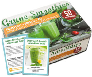 Vitamine TO GO Die schnelle und gesunde Mini-Mahlzeit aus dem Mixer 50 Rezepte in einer dekorativen Geschenkbox aus Metall Für Fitness- und Gesundheitsbewusste Das Thema „Grüne Smoothies“ einmal anders: Unsere besten Rezepte auf 50 handlichen Karten in einer attraktiven Geschenkbox aus Metall. Grüne Smoothies sind nicht einfach grüne Varianten der klassischen Fruchtsmoothies. In Blattgemüse, der essenziellen Zutat der grünen Smoothies, ist die Nährstoffdichte besonders hoch und die vielen positiven Eigenschaften des Chlorophylls, der Carotine , der Vitamine, Mineralien und Ballaststoffe kommen Ihrer Gesundheit zu Gute. Nicht nur diejenigen, die abnehmen möchten, auch alle, die sich täglich mit Obst und Gemüse gesund oder vegetarisch ernähren wollen, schwören auf den Grüne Smoothies-Effekt. Einfach und schnell gemacht, geben die Vitamincocktails Power und Energie für den ganzen Tag. Ob als Vitamine TO GO oder für die gesunde Ernährung zuhause - die köstlich erfrischenden Powerdrinks aus Obst und Gemüse sind wahre Multitalente. Die 50 leckersten Rezepte der fruchtig-frischen Trendgetränke sorgen für samtigen Genuss und gesunde Abwechslung in Ihrer Ernährung.