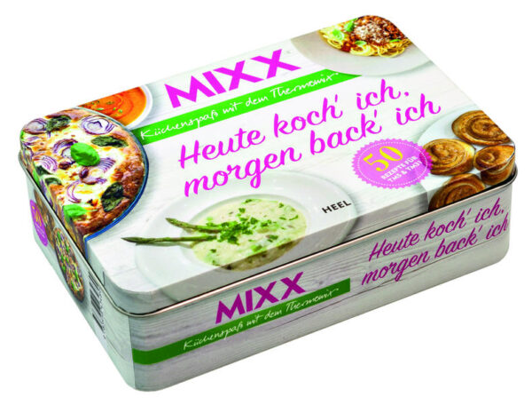 Die MIXX-Redaktion hat die besten Rezepte zum Kochen und Backen mit dem Thermomix® ausgewählt und in dieser schönen Rezeptbox zusammengetragen. Jede Rezeptkarte ist zugleich auch Einkaufsliste, denn alle Zutaten sind übersichtlich auf der Vorderseite abgedruckt. Zahlreiche Tipps und Tricks bieten genaue Anleitungen zu Temperaturen, Zubereitunsdauer und -stufe für den TM5 und TM31.