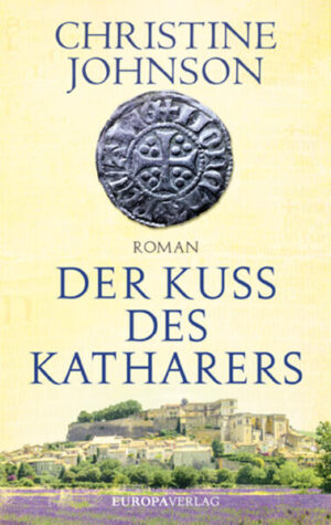 Leselust par excellence: Moderne Liebesgeschichte raffiniert verbunden mit einem spannenden historischen Thriller. Nach dem Tod ihres Mannes zieht es die Historikerin Lia Carrer aus ihrem hektischen Leben in Seattle zurück in ihr Heimatstädtchen im idyllischen Südwesten Frankreichs. Dort hofft sie, zur Ruhe zu kommen und sich ein neues Leben aufzubauen. Während sie sich in ihre Forschungsarbeiten über die sagenumwobenen Katharer vertieft, um sich von dem Verlust ihres Mannes abzulenken, begegnet sie dem geheimnisvollen Raoul. Obwohl sie sich mehr und mehr zu ihm hingezogen fühlt, scheint er zugleich einer anderen Zeit entsprungen zu sein. Während sie sich ineinander verlieben, erkennen Lia und Raoul, dass die Geschichte der Katharer sie in Vergangenheit und Gegenwart vereint. Über Raoul kommt Lia in Berührung mit einem Kriminalfall des 12. Jahrhunderts, welcher die Geschichte Frankreichs für immer veränderte: die Ermordung eines päpstlichen Abgesandten, die zum Kreuzzug gegen die Katharer und damit zur Auslöschung einer uralten Religion geführt hat. Mystischer Roman über eine ewige Liebe und einen historischen Mordfall.