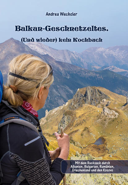 „(H)ajde!“ ist eine auf dem Balkan oft gehörte Aufforderung, sich in Bewegung zu setzen, loszugehen oder etwas zu beginnen. Ein Wort, das die Autorin verzaubert und gleichzeitig zu Abenteuern animiert. Nach ihren Rucksackreisen durch die Bergwelt Nord­mazedoniens, Montenegros und des nördlichen Albaniens schlägt sie nun den Bogen vom äußersten Norden des Balkans bis zu seiner Südspitze. Ob in den rumänischen Südkarpaten, im bulgarischen Stara Planina-Gebirge, in den kosovarischen „Verfluchten Bergen“, im südalbanischen und nordgriechischen Epirus, im Nationalpark Olympos oder im peloponnesischen Taygetos-Gebirges – immer wieder finden Wege, Landschaften und deren Bewohner*innen Eingang in ihr Herz und damit in ihre Reisereportagen. Auf der emotionalen Achterbahn des Ankommens und des Abschiednehmens hält Andrea Wechsler Rückblick auf ihre (Lebens)-Wege in Südosteuropa und lässt damit auch ihren autobiografischen Bezug zum Balkan anklingen.