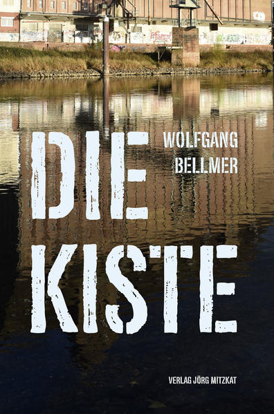 Irgendetwas stimmt nicht mit der verlassenen Villa in der Weserstadt Holzminden, die einst der Familie von Elise Rennefeld gehörte. Regisseur Stefan Kloss, der in seine Heimatstadt zurückgekehrt ist, um die Roman-Trilogie Elise an den Originalschauplätzen zu verfilmen, wird von dem Gebäude magisch angezogen. Bei Dreharbeiten entdeckt Regisseur Kloss ein altes Auto mit einer geheimnisvollen Kiste. Ist es dasselbe Auto, dem Elise und ihr Mann in den letzten Kriegstagen im Wald begegnet sind? Auf die fröhlichen Dreharbeiten fällt der Schatten einer dunklen Zeit. Die Entdeckung führt in die turbulente Endphase des Zweiten Weltkrieges und birgt eine ganz aktuelle Gefahr. Der Versuch, das Geheimnis der Kiste zu entschlüsseln, verändert nicht nur den geplanten Film, sondern auch das Leben der Protagonisten. Wolfgang Bellmers neuer Roman greift unter anderem einen Handlungsfaden seiner Elise-Trilogie auf. Mit der sich daraus entwickelnden spannenden Geschichte zeigt der Autor, wie weit Ereignisse der Vergangenheit in die Gegenwart hineinreichen und erst nach vielen Jahrzehnten ihre Brisanz entfalten können.