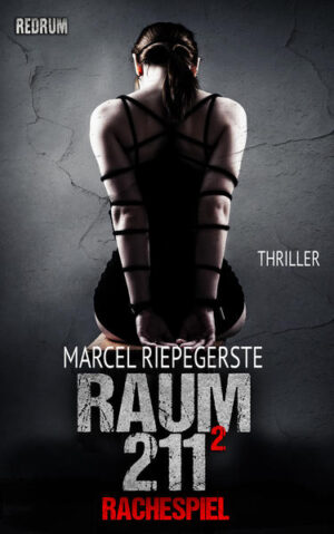 Das neue Meisterwerk von Ausnahmetalent Marcel Riepergerste Ein Thriller, bei dem einem der Atem stockt. Intelligent, fesselnd und schockierend. Deutschland im Herbst 2026. Einige Monate sind vergangen, seit Alex, Tammy und die Widerständler von der Insel in der Ostsee flüchten konnten. Nun halten sie sich in einem Haus im Wald versteckt. Doch Anton, der neue Bundeskanzler, hat einen finsteren Racheplan, und es ist ihm bereits gelungen, sie aufzuspüren. Winfrieds Tochter wird währenddessen aus der Untersuchungshaft entlassen und ist eine der ersten Probanden, an denen die neuartigen Medikamente getestet werden. Denn Konstantin und Sanja sind noch lange nicht am Ziel ihres Projekts, führen ihre Studien fort und schrecken dabei vor nichts zurück. Die Fortsetzung des Erfolgsbuchs »Raum 211«. Zur Verständlichkeit der Geschichte wird empfohlen, den vorangegangenen Teil zuerst zu lesen. Eine Kurzbeschreibung der Charaktere und deren inhaltlichem Zusammenhang befindet sich im Anhang. »Zurzeit der beste Newcomer« (Marcel Zenk, »Krimi Couch«)