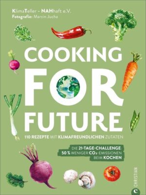 Kochbuch mit 110 veganen & vegetarischen Rezepten, die alle klimabilanziert sind und Nährwertangaben enthalten. Sie sparen mindestens 50 % schädlicher Emissionen gegenüber vergleichbaren Gerichten. Nachhaltig leben heißt auch nachhaltig kochen. Dafür legt man den Fokus am besten auf regionale und saisonale Zutaten. Die klimaschonenden Rezepte in diesem Kochbuch sind genau danach konzipiert. Bei jedem Gericht ist angegeben, zu welcher Saison es passt. Außerdem gibt es viele Tipps und Ideen für Abwandlungen der Rezepte je nach Saison und Jahreszeit. Zwei umfassende Kapitel mit Grundrezepten inspirieren zum Variieren und Ausprobieren. Zudem gibt es einen praktischen Saisonkalender.