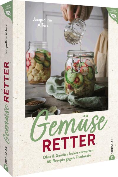 No-Waste-Küche: Nachhaltig kochen! Du bist es leid, Lebensmittel wegzuwerfen? Dann ist das Kochbuch "Gemüseretter - Obst & Gemüse lecker verwerten: 60 Rezepte gegen Foodwaste" genau das Richtige für dich! In diesem Kochbuch findest du nicht nur 60 Rezepte für Frühstück, Suppen, Salate, Hauptspeisen und Süßes, sondern auch wertvolle Tipps zu Grundlagen für weniger Lebensmittelverschwendung und der richtigen Aufbewahrung von Lebensmitteln. Die Autorin zeigt dir viele köstliche Verwertungsideen, mit denen du übrig gebliebenes Obst und Gemüse unkompliziert und schmackhaft zubereiten kannst. Das tut nicht nur deinem Gewissen gut, sondern schont auch den Geldbeutel. In diesem Veggie-Kochbuch findest du garantiert immer ein passendes Rezept, um aus dem Sack Äpfel, dem Kohl oder den im Angebot gekauften Paprika leckere Gerichte zu zaubern. Neben den leckeren Rezepten bietet "Gemüseretter" auch Inspiration für Aufstriche, Beilagen und Dips, die nicht nur köstlich schmecken, sondern auch übrig gebliebene Gemüse- und Obstreste verarbeiten. Und wenn du mal etwas mehr kochst, als du essen kannst, haben wir auch tolle Ideen für Gerichte, die sich prima für den Vorrat eignen. Aber damit nicht genug: "Gemüseretter" ist nicht nur ein Kochbuch, sondern auch ein Ratgeber zum Thema Lebensmittelverschwendung. Du erhältst Infos zu allen Grundlagen, die du benötigst, um weniger Lebensmittel wegwerfen zu müssen. Zudem gibt es Tipps und Tricks rund um die richtige Aufbewahrung von Obst und Gemüse. So kannst du sicherstellen, dass deine Lebensmittel möglichst lange frisch bleiben und sich perfekt für leckere Gerichte eignen. Ein weiteres Highlight ist der beigefügte Saisonkalender, der dir zeigt, wann welches Gemüse und Obst wächst. So kannst du gezielt einkaufen und dich von der jeweiligen Saison inspirieren lassen. "Gemüseretter" ist somit nicht nur ein Kochbuch, sondern ein wertvoller Begleiter für eine bewusste und nachhaltige Ernährung. Entdecke jetzt die Vielfalt an köstlichen Rezepten und werde zum Gemüseretter! Vegan oder vegetarisch kochen: 60 unkomplizierte Rezepte für eine nachhaltige, gesunde Küche Für Frühstück und Vorrat, für Suppen und Salate, für Hauptspeisen und Desserts Mit alternativen Zutatenvorschlägen zu jedem Gericht Die Einfach-Nachhaltig-Reihe aus dem Christophorus Verlag: Wir verwenden ausschließlich FSC-zertifiziertes Papier Wir drucken mit mineralölfreien Druckfarben Wir verzichten auf das Einschweißen in Plastikfolie Wir achten auf kurze Transportwege