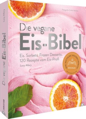 Veganes Eis selbst machen - ganz leicht und lecker mit diesem Standardwerk! Entdecken Sie die köstliche Welt der veganen Eiscreme mit "Die vegane Eis-Bibel". Lucy Allary wird Ihr Eiserlebnis revolutionieren, denn ihre Kreationen sind so cremig und intensiv im Geschmack, dass Sie nicht glauben werden, dass das Eis rein pflanzlich ist. Probieren Sie doch mal die exotische Kombination aus "Mango-Maracuja-Zitronengras", den erfrischenden Geschmack von "Limette-Hibiskus-Bergamotte" oder den besonderen Geschmack von "Earl Grey-Blutorange". Und wenn Sie es lieber etwas süßer mögen, versuchen Sie doch mal die verführerische Mischung aus "Weiße Schokolade-Zitrone-Lavendel". Enthalten sind 120 Eisrezepte für die Eismaschine vom Eis-Profi, die Ihnen zeigen, wie einfach es ist, vegane Eiscreme selber zu machen. Und das Beste daran: Die Zutaten sind alle fein ausgewählt und kommen ohne tierische Produkte aus. Das bedeutet, dass Sie nicht nur ein unglaublich leckeres Eis genießen, sondern auch etwas Gutes für die Umwelt und für Ihre Gesundheit tun. Lucy Allary hat für jeden Geschmack etwas zu bieten! Wie wäre es zum Beispiel mit einem "Brownie Ice Cream Sandwich" oder "Salty Caramel"? Vielleicht darf es aber auch ein "Haferflocken Zimteis" oder ein "Chai-Tea-Eis" sein? Auch Fans von Nüssen kommen auf ihre Kosten: Genießen Sie "Erdnusseis mit Peanut Butter Cups" oder das unwiderstehliche "Nussnougatcreme-Eis". Für diejenigen, die es gerne etwas ausgefallener mögen, gibt es das "Florentiner-Eis", "Marmorkuchen-Eis" oder das "Kürbiskerneis mit Himbeersauce". Alle Kaffeeliebhaber werden bei der Sorte "White Coffee" dahinschmelzen. Wer Klassiker liebt, wird das "Spaghetti-Eis 2.0" lieben. Abgerundet wird das Ganze mit leckeren Karamellsaucen, Zitronencreme, Sesamkrokant, gebrannten Mandeln oder Gianduja. Lassen Sie sich von Lucy Allary in die Welt der veganen Eiscreme entführen und erleben Sie ein ganz neues Geschmackserlebnis.