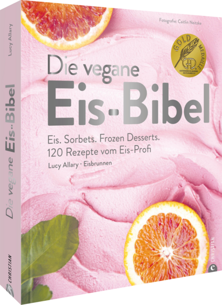 Veganes Eis selbst machen - ganz leicht und lecker mit diesem Standardwerk! Entdecken Sie die köstliche Welt der veganen Eiscreme mit "Die vegane Eis-Bibel". Lucy Allary wird Ihr Eiserlebnis revolutionieren, denn ihre Kreationen sind so cremig und intensiv im Geschmack, dass Sie nicht glauben werden, dass das Eis rein pflanzlich ist. Probieren Sie doch mal die exotische Kombination aus "Mango-Maracuja-Zitronengras", den erfrischenden Geschmack von "Limette-Hibiskus-Bergamotte" oder den besonderen Geschmack von "Earl Grey-Blutorange". Und wenn Sie es lieber etwas süßer mögen, versuchen Sie doch mal die verführerische Mischung aus "Weiße Schokolade-Zitrone-Lavendel". Enthalten sind 120 Eisrezepte für die Eismaschine vom Eis-Profi, die Ihnen zeigen, wie einfach es ist, vegane Eiscreme selber zu machen. Und das Beste daran: Die Zutaten sind alle fein ausgewählt und kommen ohne tierische Produkte aus. Das bedeutet, dass Sie nicht nur ein unglaublich leckeres Eis genießen, sondern auch etwas Gutes für die Umwelt und für Ihre Gesundheit tun. Lucy Allary hat für jeden Geschmack etwas zu bieten! Wie wäre es zum Beispiel mit einem "Brownie Ice Cream Sandwich" oder "Salty Caramel"? Vielleicht darf es aber auch ein "Haferflocken Zimteis" oder ein "Chai-Tea-Eis" sein? Auch Fans von Nüssen kommen auf ihre Kosten: Genießen Sie "Erdnusseis mit Peanut Butter Cups" oder das unwiderstehliche "Nussnougatcreme-Eis". Für diejenigen, die es gerne etwas ausgefallener mögen, gibt es das "Florentiner-Eis", "Marmorkuchen-Eis" oder das "Kürbiskerneis mit Himbeersauce". Alle Kaffeeliebhaber werden bei der Sorte "White Coffee" dahinschmelzen. Wer Klassiker liebt, wird das "Spaghetti-Eis 2.0" lieben. Abgerundet wird das Ganze mit leckeren Karamellsaucen, Zitronencreme, Sesamkrokant, gebrannten Mandeln oder Gianduja. Lassen Sie sich von Lucy Allary in die Welt der veganen Eiscreme entführen und erleben Sie ein ganz neues Geschmackserlebnis.