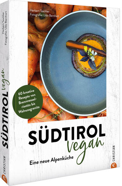 Eine neue, gesunde Küche: vegan, kreativ und erlebnisreich Entdecken Sie die Vielfalt der Südtiroler Küche auf eine ganz neue Art und Weise mit dem einzigartigen veganen Kochbuch! Tauchen Sie ein in die Welt gesunder und nachhaltiger Ernährung und lassen Sie sich von den aromatischen Düften und Geschmäckern inspirieren. Südtirol bezaubert mit südländischem Flair, Bergromantik und unverfälschter Kulinarik. Seine Küche ist eine der innovativsten der Welt. Darum - und auch, weil das Land früher sehr arm war und Arme-Leute-Küche immer schon vegan war, gibt es eine spannende vegane Szene. Dieses Buch stellt die besten veganen Locations und Rezepte vor -von "Gerstenrisottino mit bunten Beten" oder "Zucchini-Basilikum-Lasagne" bis hin zu "Portwein-Feigen-Kuchen", bietet dieses Buch für jeden Geschmack das passende Gericht. 60 vegane Rezepte lassen mit Sicherheit keine Wünsche offen! Die gesunde und nachhaltige Küche Südtirols ist ein Genuss für jeden, der gerne kocht und Wert auf eine ausgewogene Ernährung legt.Enthalten sindnicht nur klassische Rezepte der Südtiroler Küche in veganer Variante, sondern auch kreative Neukreationen. Wie wäre es beispielsweise mit einem "Apfelstrudel 'auf Urlaub in Sizilien' mit Lagreinwaffel, einer Apfel-Joghurt-Creme, Walnussgranita, Rosinenstreuseln und Blumenbaiser" als krönender Abschluss eines Festessens? Oder einem veganen "Burger mit Knoblauchsauce", der mit selbstgemachten Ofenpommes perfekt harmoniert? Auch für die süße Versuchung bietet das Buch zahlreiche Ideen wie das "Easy Schokomousse", "Himbeermousse und Birnenkompott mit Schoko-Nuss-Bruch und Cassis-Sorbet" oder die "Käse-Sahne-Torte". Für den herzhaften Appetit stehen unter anderem die "Polenta & Pilze mit Radicchio, Topinambur, roten Früchten und Kiefernharzöl" sowie die "Südtiroler Suppe mit Kartoffeln, Weißkohl, Pumpernickel, geräuchertem Buchweizen und Bärlauchpulver" zur Verfügung. Auch Taboulé, Humus, Focaccia mit Tomaten, ein Pizza-Grundteig und die Vegane Gemüse-Pizza sind im Buch zu finden und sorgen für abwechslungsreiche und gesunde Küche. Vegan ist kein Trend, sondern ein Lebensstil: Das erste vegane Südtirol-Kochbuch Bunt, vielfältig, lecker & regional: diese Gerichte lassen wirklich nichts vermissen Mit persönlichen Porträts der Stars aus Südtirols veganer Szene