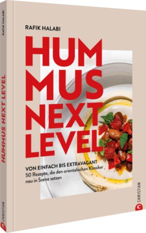 Hummus ist mehr als nur eine Beilage - es ist ein Lebensgefühl. In seinem neuen Buch entführt uns Rafik Halabi, Foodblogger und Levante-Experte, in die faszinierende Welt der Kichererbsenpaste. Mit 50 abwechslungsreichen Rezepten für Hummus und passgenaue Toppings bringt er orientalische Aromen auf den Teller und begeistert mit unerwarteten Geschmackskombinationen. Dank des Mix-and-Match-Prinzips lassen sich die Gerichte individuell zusammenstellen - für maximale Flexibilität je nach Lust und Laune. Rafiks authentische Rezepte, gepaart mit atemberaubenden Food-Fotos, machen dieses Buch zu einem unverzichtbaren Begleiter für alle Hummus-Liebhaber.