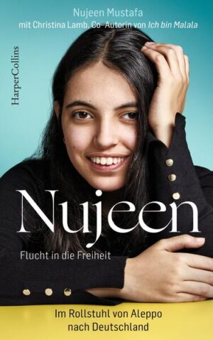 Was bedeutet es wirklich, ein Flüchtling zu sein, durch den Krieg frühzeitig erwachsen werden zu müssen, die geliebte Heimat hinter sich zu lassen und vom Wohlwollen anderer abhängig zu sein? Die sechzehnjährige Nujeen erzählt, wie der syrische Krieg eine stolze Nation zerstört, Familien auseinander reißt und Menschen zur Flucht zwingt. In Nujeens Fall zu einer Reise durch neun Länder, in einem Rollstuhl. Doch es ist auch die Geschichte einer willensstarken jungen Frau, die in Aleppo durch eine Krankheit ans Haus gefesselt ist und sich mit amerikanischen Seifenopern Englisch beibringt, weil sie die starke Hoffnung auf ein besseres Leben hat. Eine Hoffnung, die sich nun vielleicht fern der Heimat in Deutschland erfüllen kann. Es ist die Geschichte von Flucht, dem Verlust der Heimat, die Geschichte unserer Zeit - erzählt von einer bemerkenswert tapferen Syrerin, die nie aufgehört hat, zu lächeln. "Wer würde dieses Mädchen nicht in seinem Land haben wollen?" US TV-Moderator John Oliver über Nujeen