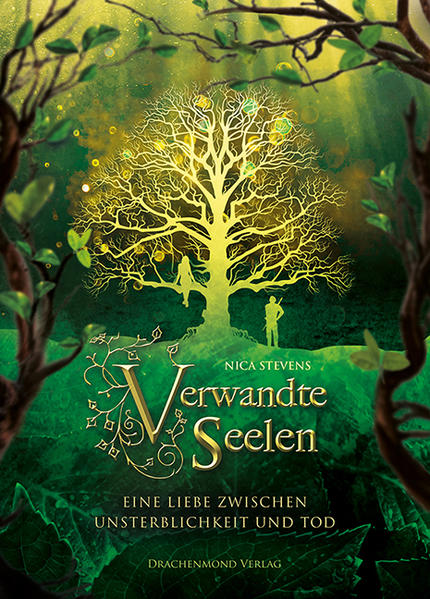 Samanthas und Jakes Liebesgeschichte wuchs durch das große Interesse und die anhaltende Begeisterung der Leserinnen zu einer Bestseller- Trilogie heran, deren Romantik und Abenteuer alle Fantasy- Fans verzaubert. Die neunzehnjährige Samantha weiß nicht, wer sie ist und welche tragende Rolle sie in der Beziehung zu den Unsterblichen spielt. Sie wehrt sich gegen deren Gesetze und ist mit anderen Menschen auf der Flucht. Als sie schließlich dem Feind in die Hände fällt, scheint ihr Schicksal besiegelt. Doch entgegen ihrer Befürchtung liefert der Unsterbliche Jake McAlaster sie nicht aus. Er ist abweisend und verwirrend - aber auch faszinierend und unwiderstehlich. Samantha spürt, dass er etwas vor ihr verbirgt. Jedoch ahnt sie nicht, wie unwiderruflich sie schon längst mit ihm verbunden ist.