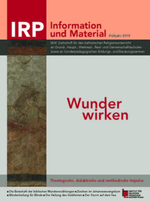 Liebe Kolleginnen, liebe Kollegen, mit Wundern ist das so eine Sache: Umgangssprachlich führen wir das Wort ja häufiger im Mund, besonders dann, wenn uns etwas Staunen macht, positiv in der Regel, weil etwas so, wie wir es erwartet oder befürchtet haben, eben nicht eingetreten ist. Wir sind angetan, freuen uns, können es kaum glauben-aber es ist wahr, zumindest scheint es so. Hat das etwas mit den biblisch überlieferten Wundererzählungen zu tun, mit dem wirkmächtigen Handeln Jesu, von dem uns die Evangelisten berichten und von dem sie uns glauben machen wollen, dass sich ereignete, wovon sie berichten, dass es wahr ist? Biblische Wundererzählungen geben Rätsel auf, sie erschließen sich nicht einfach so. Als literarische Gattung wollen sie durchdrungen und überdacht sein, überprüft auf historische Kontexte und Aussageabsicht, um sie aus einer religiösen und kulturellen Vergangenheit im Heute sprechen und lebensbedeutsam werden zu lassen-wider jedes magische Verständnis. Diesen Anforderungen stellen sich die Beiträge im Informationsteil dieser Publikation. Gabriele Theuer klärt grundsätzliche Fragen zum Wunderverständnis im Neuen Testament und stellt ihre Bedeutung als Auferstehungs- und Reich-Gottes-Geschichten heraus. Hermann Josef Riedl befasst sich eigens mit den sogenannten Zeichen im Johannes-Evangelium. Neben grundsätzlichen Informationen zu deren Auslegung und einem didaktischen Ausblick erläutert er exemplarisch das Weinwunder bei der Hochzeit von Kana (Joh 2,1-11) und die Heilung des Sohnes eines königlichen Beamten (Joh 4,46-54). Markus Schiefer Ferrari geht in seinem Beitrag von der Heilung eines Blinden in Mk 8,22-26 aus und verortet diese zunächst im Zusammenhang aller Wundererzählungen des Markusevangeliums, bevor er diese Heilungsgeschichte aus spiritueller, soteriologischer und inklusiver Perspektive erläutert. Bildlich begleiten diese Beiträge Darstellungen der Kunstgeschichte von der Spätantike bis hin zur Moderne. Schlaglichtartig verdeutlichen sie, dass und wie zentrale biblische Texte von Beginn des Christentums visuell kommuniziert wurden: das Ölgemälde Christus auf dem See Gennesaret von Eugène Delacroix aus dem 19. Jahrhundert, zwei Beispiele aus der Ottheinrich-Bibel des 16. Jahrhunderts, der wohl frühesten illustrierten deutschsprachigen Handschrift des Neuen Testaments, das Relief von der Hochzeit zu Kanaan auf der bronzenen Bernwardssäule im Dom zu Hildesheim, die um 1000 entstand, die Szene einer Blindenheilung auf einem Sarkophag des vierten Jahrhunderts und schließlich das Titelbild aus dem dritten Jahrhundert, Teil einer Wandmalerei aus der ältesten bekannten Hauskirche in Dura Europos und Gegenstand der Bildbetrachtung. Der Materialteil umfasst Erläuterungen für den Umgang mit neutestamentlichen Wundererzählungen im Elementarbereich, Unterrichtsentwürfe für die Grundschule zur Heilung eines Taubstummen (Mt 7,31-37), zur Heilung einer Frau mit gekrümmtem Rücken (Lk 13,10-13) und zur Heilung eines Gelähmten (Mk 2,1-12) sowie Praxisbeispiele zur Blindenheilung (Mk 10,46-52) für die zehnte Klasse der Realschule und zum Sturm auf dem See (Mk 4,35-41) für den Bereich Sonderpädagogik. All diese Beiträge knüpfen an der Lebenswelt von Kindern und Jugendlichen an, um Möglichkeiten zu eröffnen, die neutestamentlichen Wundergeschichten in Bezug zur eigenen Lebenswirklichkeit zu setzen. Wir wünschen eine spannende Lektüre und viel Freude bei der Umsetzung eines der herausforderndsten Themen der Religionspädagogik!