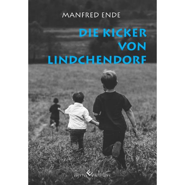 Humorvoll schreibt Manfred Ende, ehemaliger Hörspielautor, über seine Kindheit 1949 in einem kleinen Dorf der damaligen »Ostzone«. Geprägt von Kriegsjahren, führen Kinder zweier benachbarter Dörfer mit Holzschwertern und Schutzschildern aus Kuchenblechen einen Krieg gegeneinander, ehe sie ihre Leidenschaft für das Fußballspielen entdecken, sich zu einer Kicker-Mannschaft entwickeln. Armut ist allgegenwärtig und der Hunger ein täglicher Begleiter. Für den elfjährigen Walter, mit der Mutter aus Schlesien vertrieben, ist die Zeit in der neuen Heimat auch eine Zeit des Wandels, in der Fantasie, Einfallsreichtum und Erfindungsgabe zum Alltag gehören. Die Begegnung mit dem Zopfmädchen